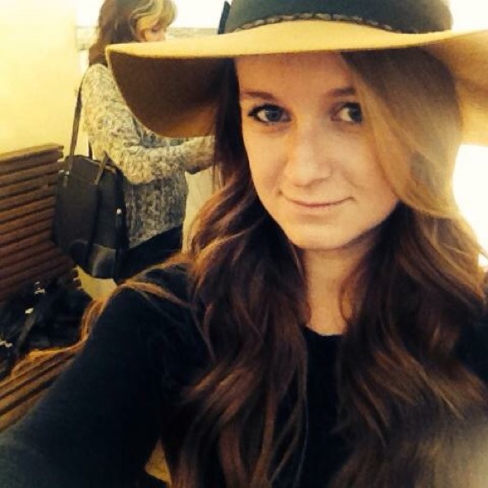 Meet your Posher, Maria